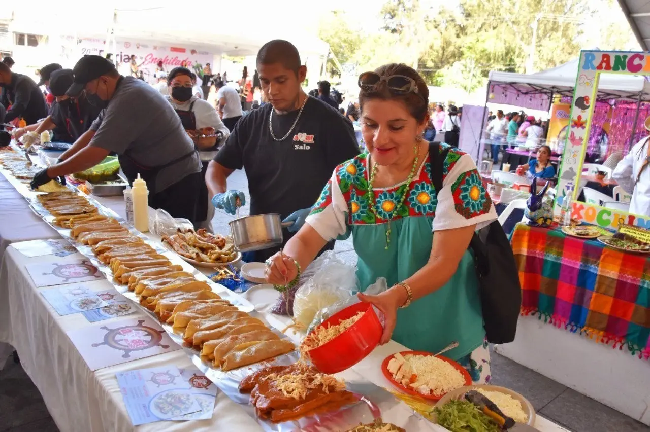 Participantes en una feria anterior. Foto: @Alc_Iztapalapa