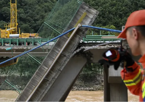 Colapso de puente en China: 38 víctimas y 2 desaparecidos