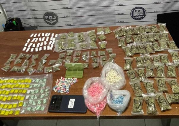 Revientan narcotiendita, aseguran más de 700 dosis de droga