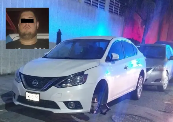 Hombre es detenido por intentar robar llanta de auto en Monterrey