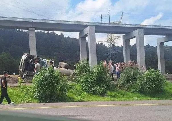 Nuevo accidente en la México-Toluca: Tráiler volcado en Ocoyoacac