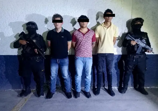 Policías de Fuerza Civil detienen a jóvenes armados en Ciénega de Flores