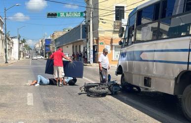 Se salva de morir aplastados pareja de motociclistas