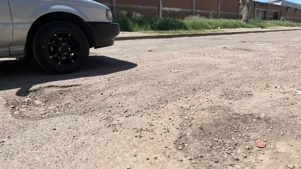 Vecinos del Fraccionamiento San Gabriel exigen reparación urgente de calles