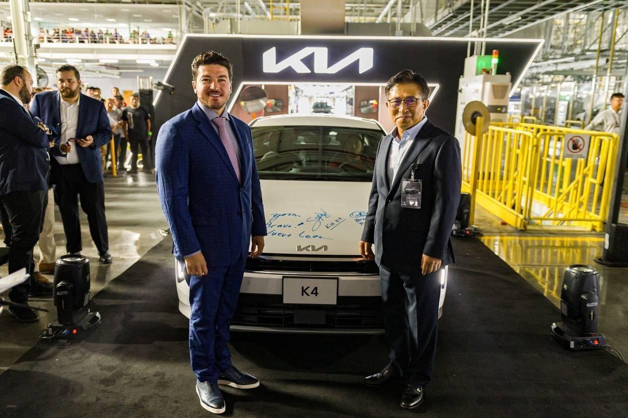 Sean Yoon, presidente de KIA Norteamérica, resaltó que la empresa alcanzó la cifra de dos millones de unidades en tan solo 8 años y 3 meses. Foto: Cortesía.