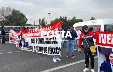 Bloquean la México-Pachuca; Exigen devolución de empresa en Ecatepec