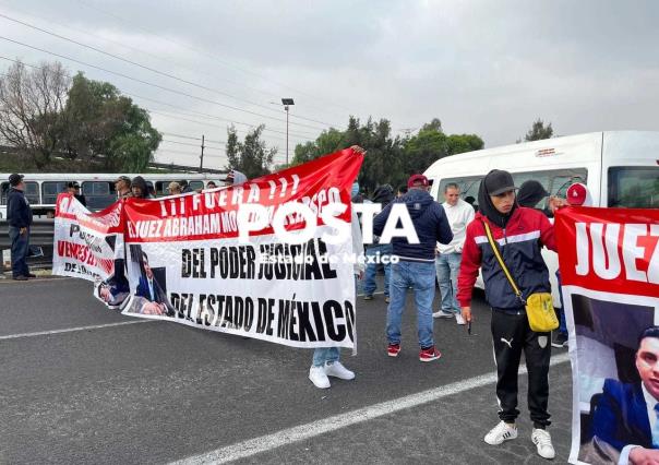 Bloquean la México-Pachuca; Exigen devolución de empresa en Ecatepec