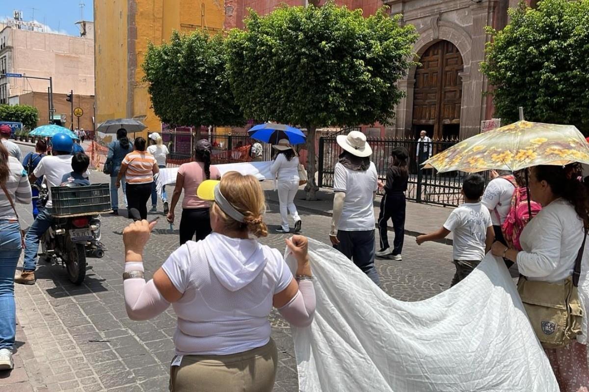 Las personas marcharon a lo largo del municipio de Celaya Foto: Salvador Pacheco