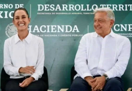 Claudia Sheinbaum y Andrés Manuel López Obrador en una conferencia de prensa. Foto: Gobierno de México.