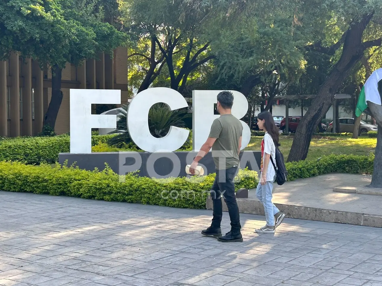 Alumnos de la facultad de ciencias biológicas entrando a clases. Foto: Rosy Sandoval.