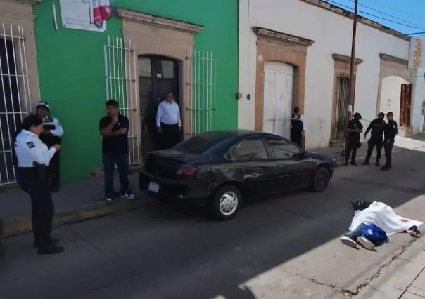 Muere un hombre al caer de una banqueta del centro de Durango