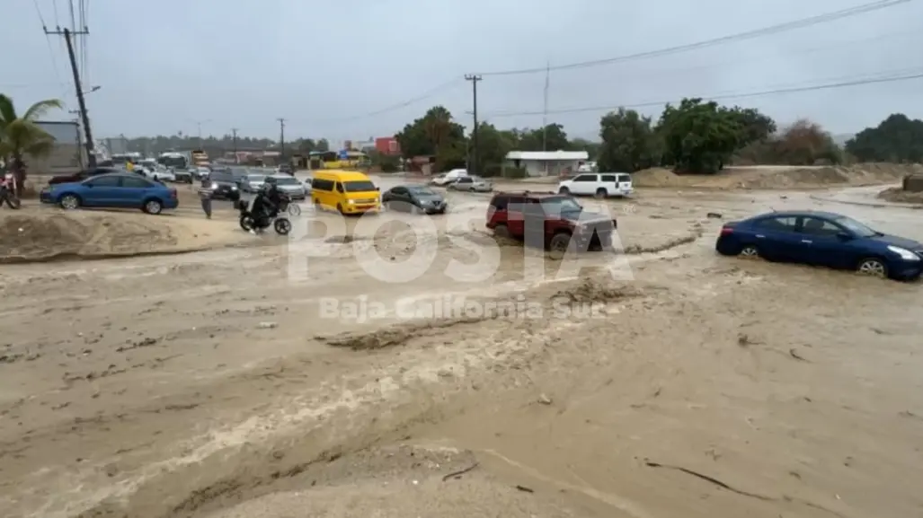 Efectos de Fabio provocan primeras lluvias en Los Cabos