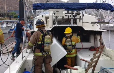 Fuego consume embarcación Pacific Time en Marina de Cabo San Lucas