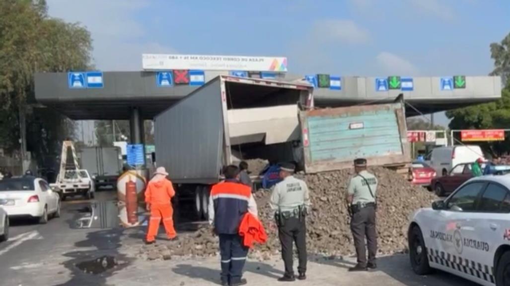 Colisión en autopista Peñón-Texcoco: camión torton vs tráiler