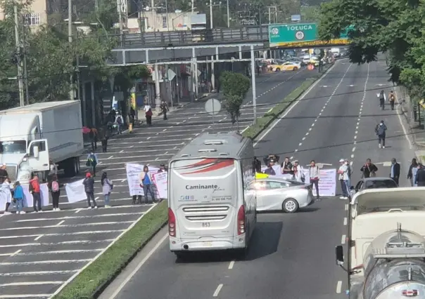 Trabajadores de la Salud bloquean Constituyentes: Exigen basificación