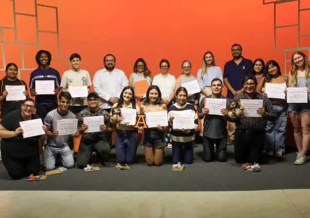 Estudiantes comparten experiencias en el Collaborative Journalism Workshop