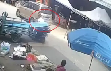 Motociclista fallece al cortarse el cuello con lámina (VIDEO)