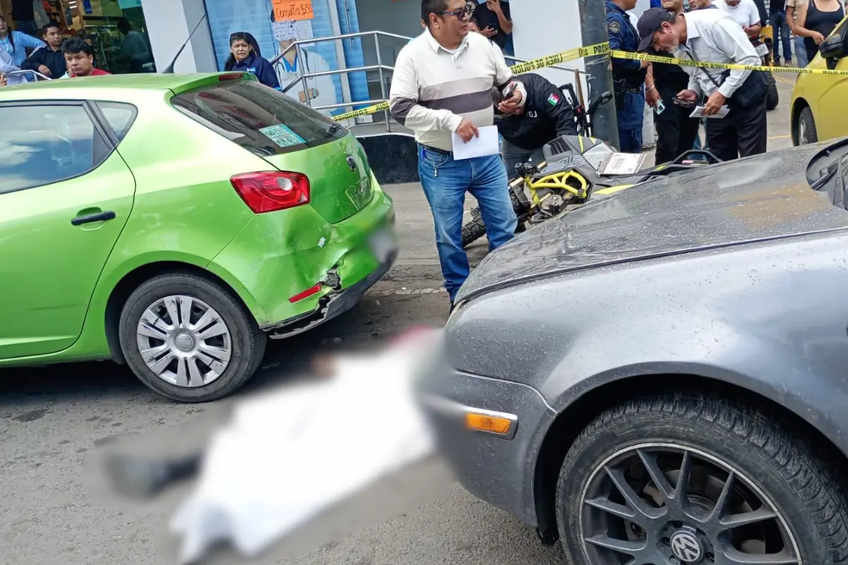 Motociclista muere en Calzada Zaragoza. Foto: Ramón Ramírez