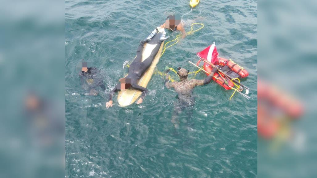 Rescatan a cuatro turistas en la bahía de Cabo San Lucas