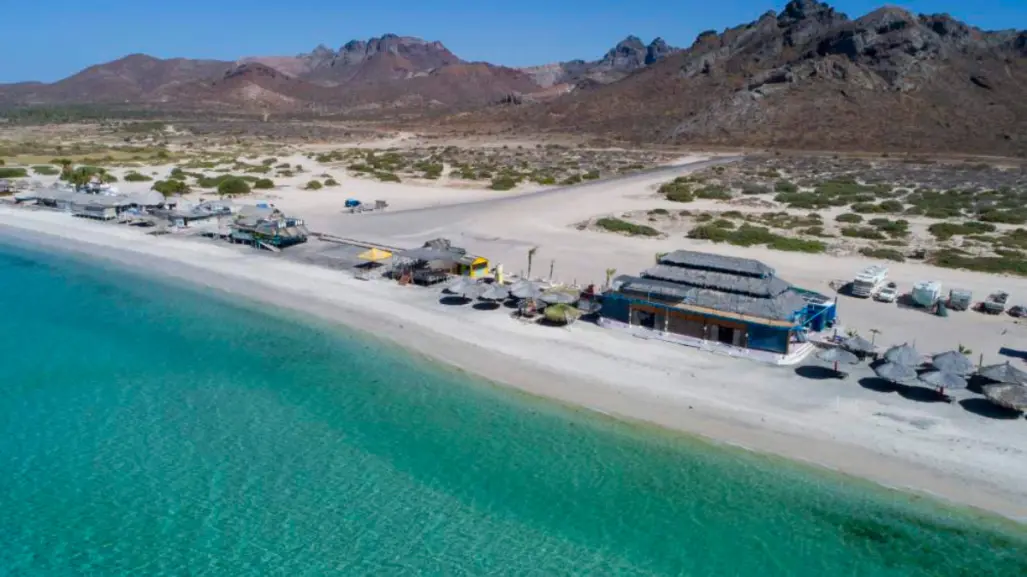 Anuncia Coepris que playa El Tecolote es apta para nadar