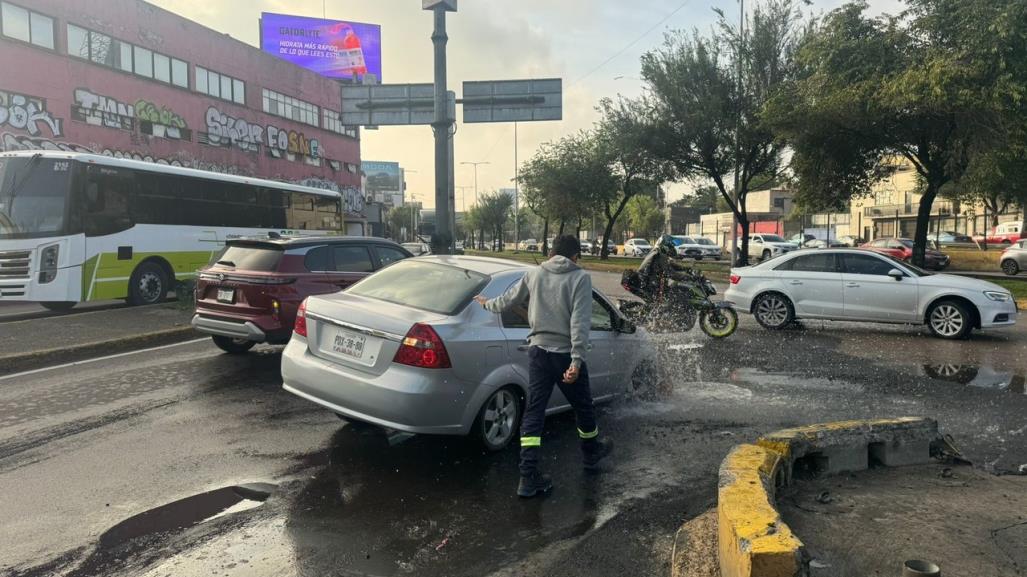 Enorme bache provoca daños en varios vehículos en GAM