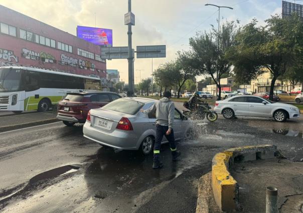 Enorme bache provoca daños en varios vehículos en GAM