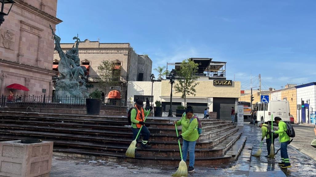 Deja verbena popular cuantiosas cantidad de basura en el centro de Saltillo