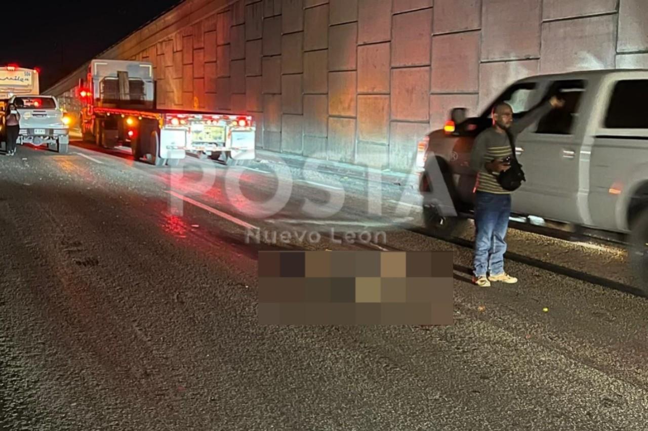 El hombre de 25 años tras haber sido arrollado en la Carretera Miguel Alemán. Foto: Raymundo Elizalde.