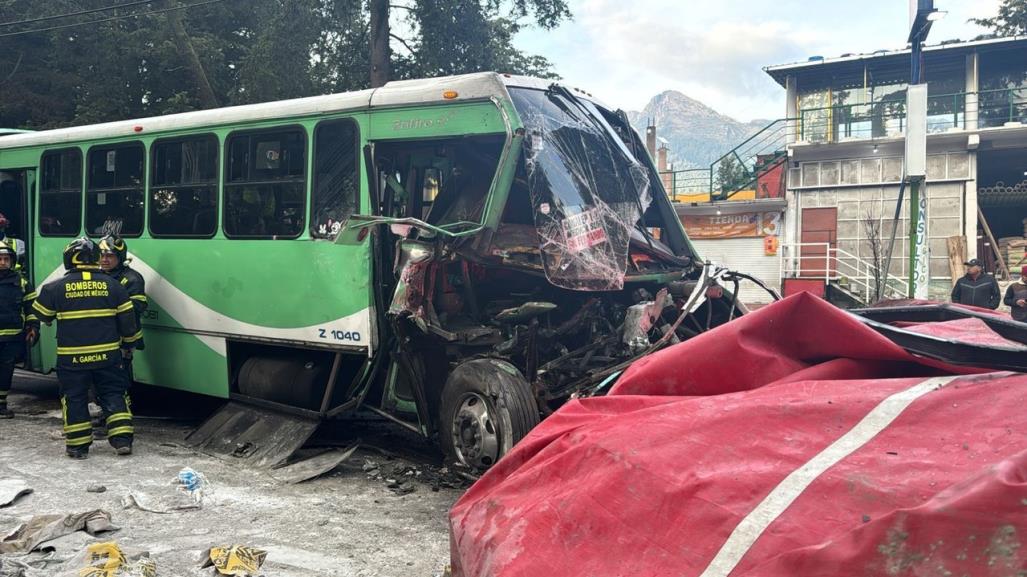 20 heridos tras choque de transporte público contra tráiler en Tlalpan