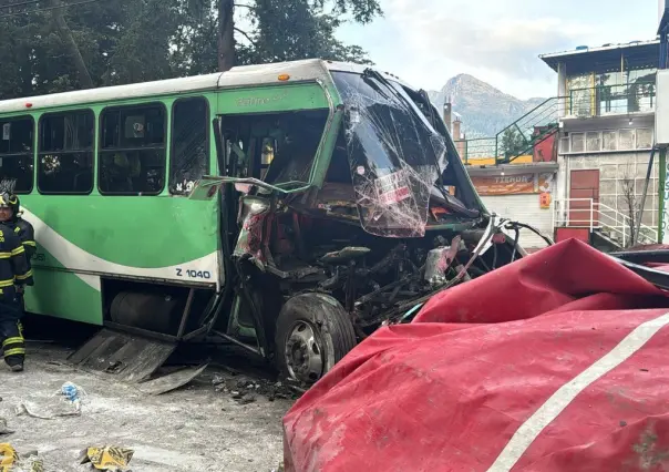 20 heridos tras choque de transporte público contra tráiler en Tlalpan