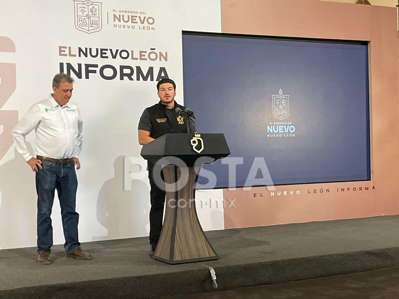 El gobernador de Nuevo León, Samuel García y el titular del Instituto de Movilidad y Accesibilidad, Hernán Villarreal. Foto: Rosy Sandoval.