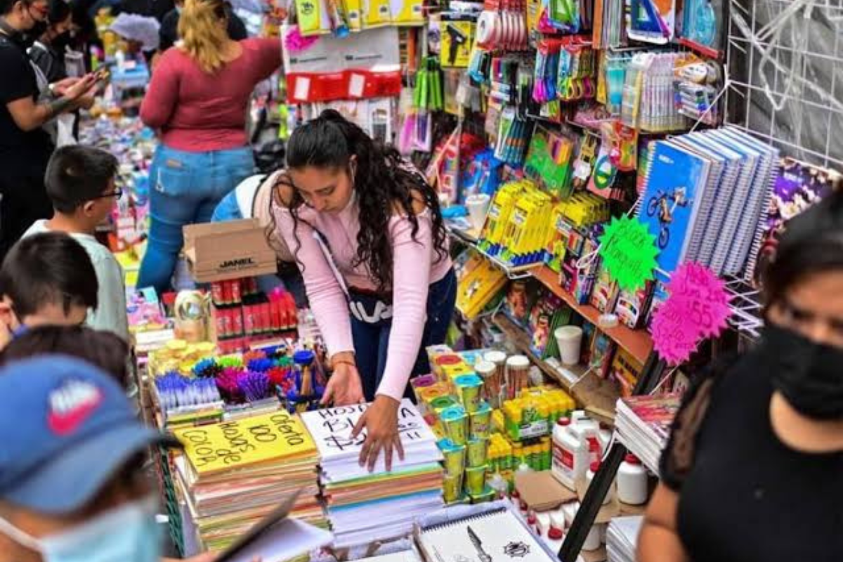 Feria Regreso a Clases en el 17