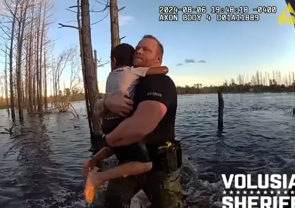 ¡Todo un héroe! Agente salva a niño autista de morir ahogado en Florida (VIDEO)
