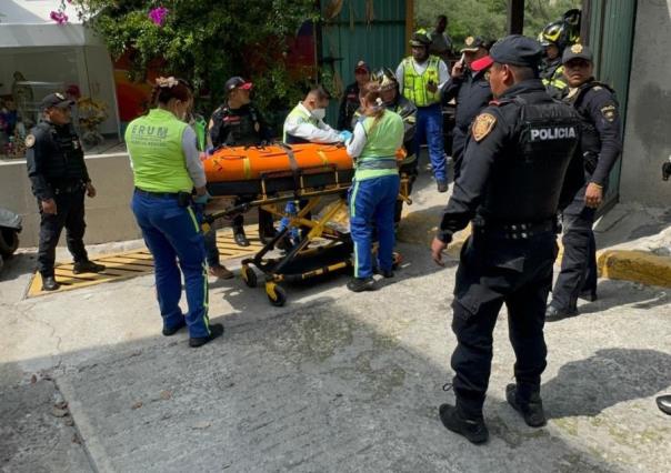 Hombre cae a barranco y lo rescatan policías y paramédicos de la SSC