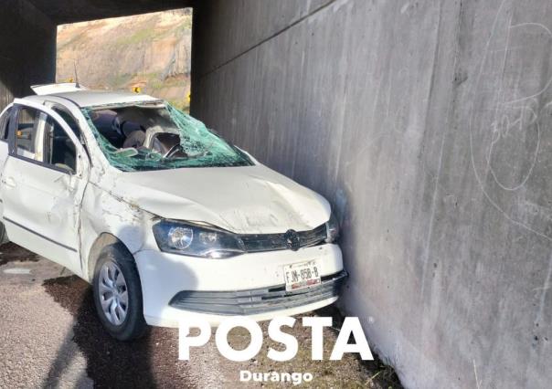 Adolescente originaria de Oaxaca muere al volcar en Durango