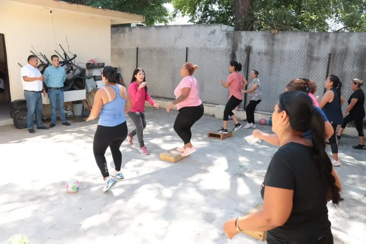 Supervisa Francisco Treviño cursos y servicios comunitarios en Juárez