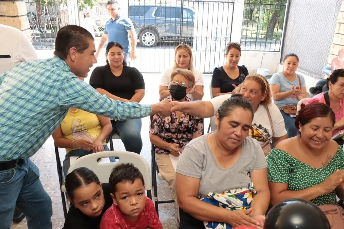 Supervisa Francisco Treviño cursos y servicios comunitarios en Juárez