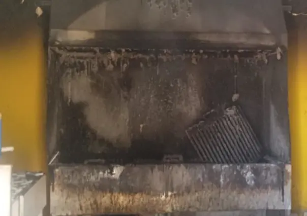 Suciedad en la campana provoca incendio en local de pollos en el Real Victoria I
