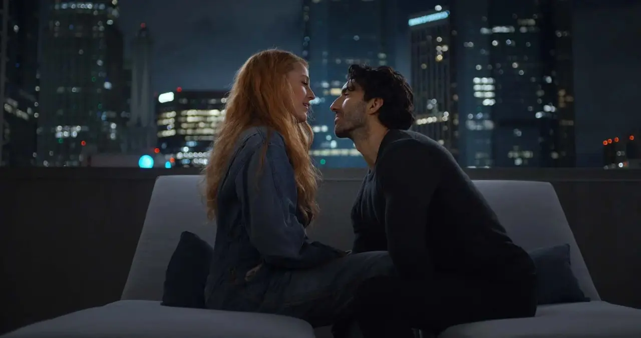 Blake Lively y Justin Baldoni comparten escena en Romper el Círculo. Foto: Sony Pictures