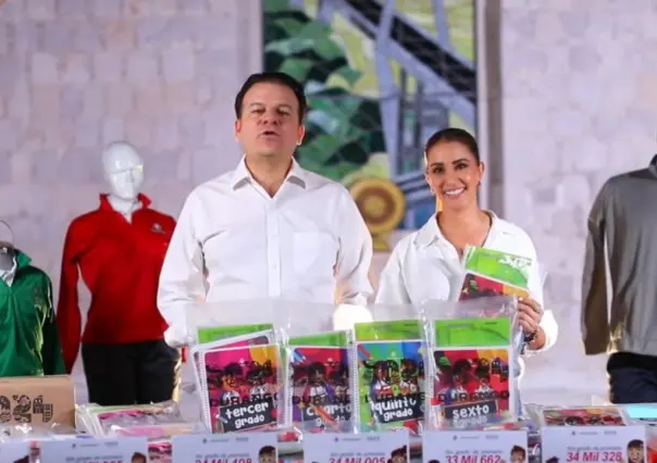Uniformes y útiles gratuitos listos para ser entregados a estudiantes de Durango