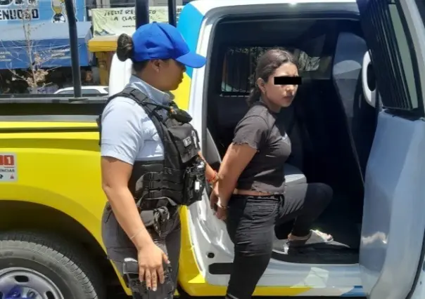 Detienen a mujer por robo a una tienda departamental