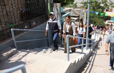 Instalan escalinatas en parte alta de la colonia la CROC