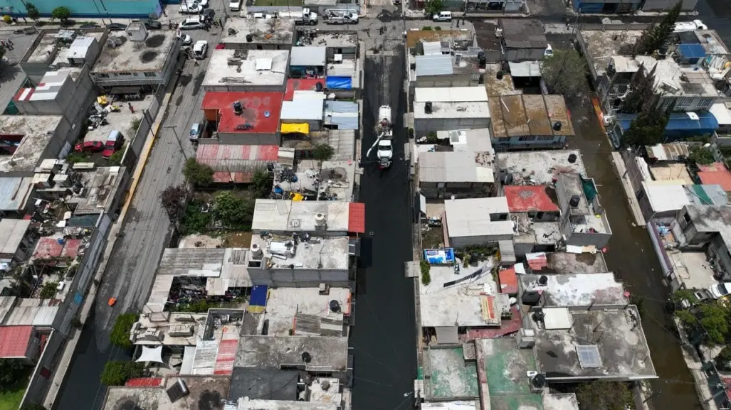 Avanza limpieza tras inundaciones en Chalco