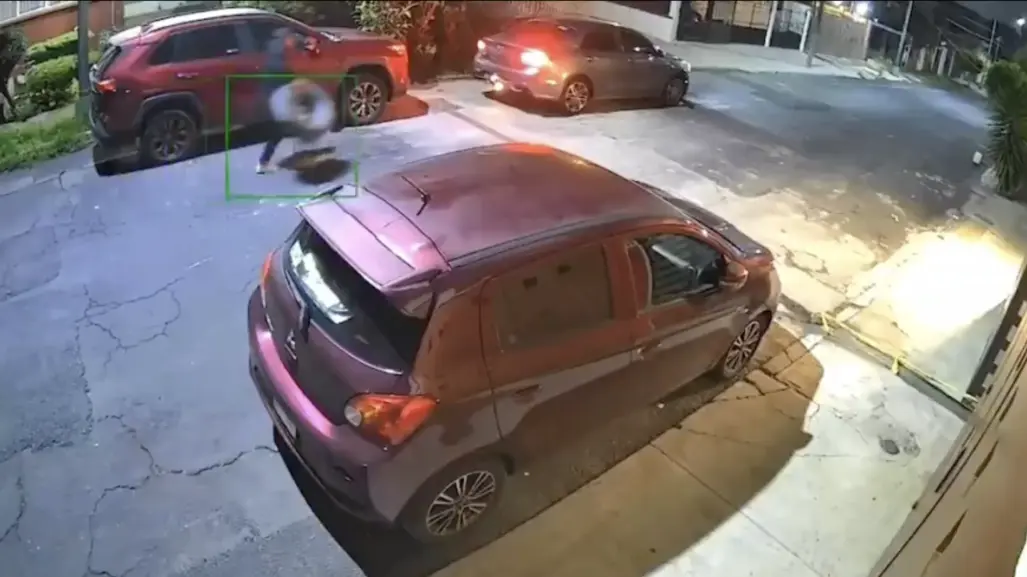 #VIDEO: ¡En menos de un minuto! Roban llantas en Azcapotzalco