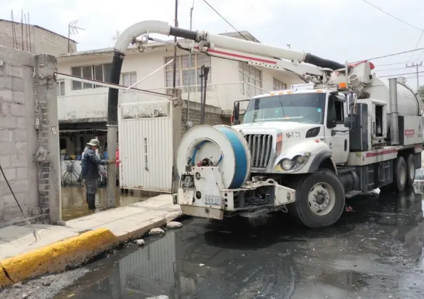 ¡Inundaciones no cesan! Continúa limpieza y brigadas médicas en Chalco