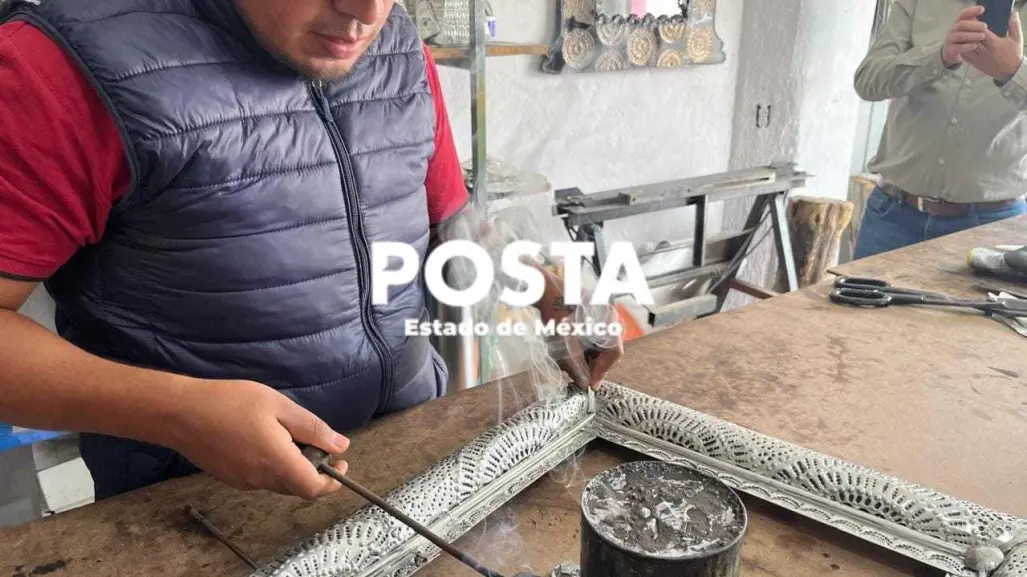 Artesanías en hojalata; una tradición que sobrevive en Toluca