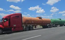 Recuperan gasolina ilícita sobre carretera Nuevo Laredo - Monterrey