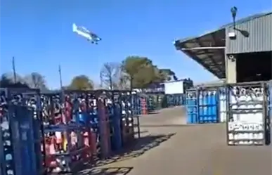 Piloto estrella una avioneta contra la planta de Air Liquide en Rosario