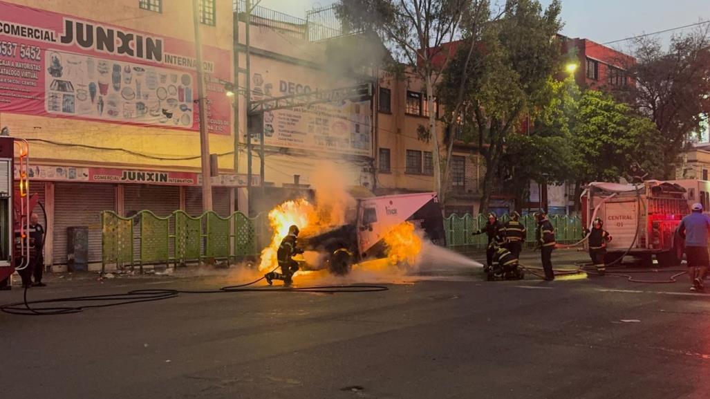 Arde camioneta transportadora de valores en Cuauhtémoc; no hay heridos