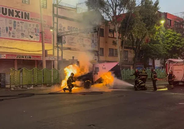 Arde camioneta transportadora de valores en Cuauhtémoc; no hay heridos